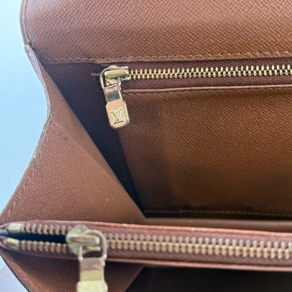 Louis Vuitton Brown and Gold Monogram Métis Authentic. - Picture 11 of 16